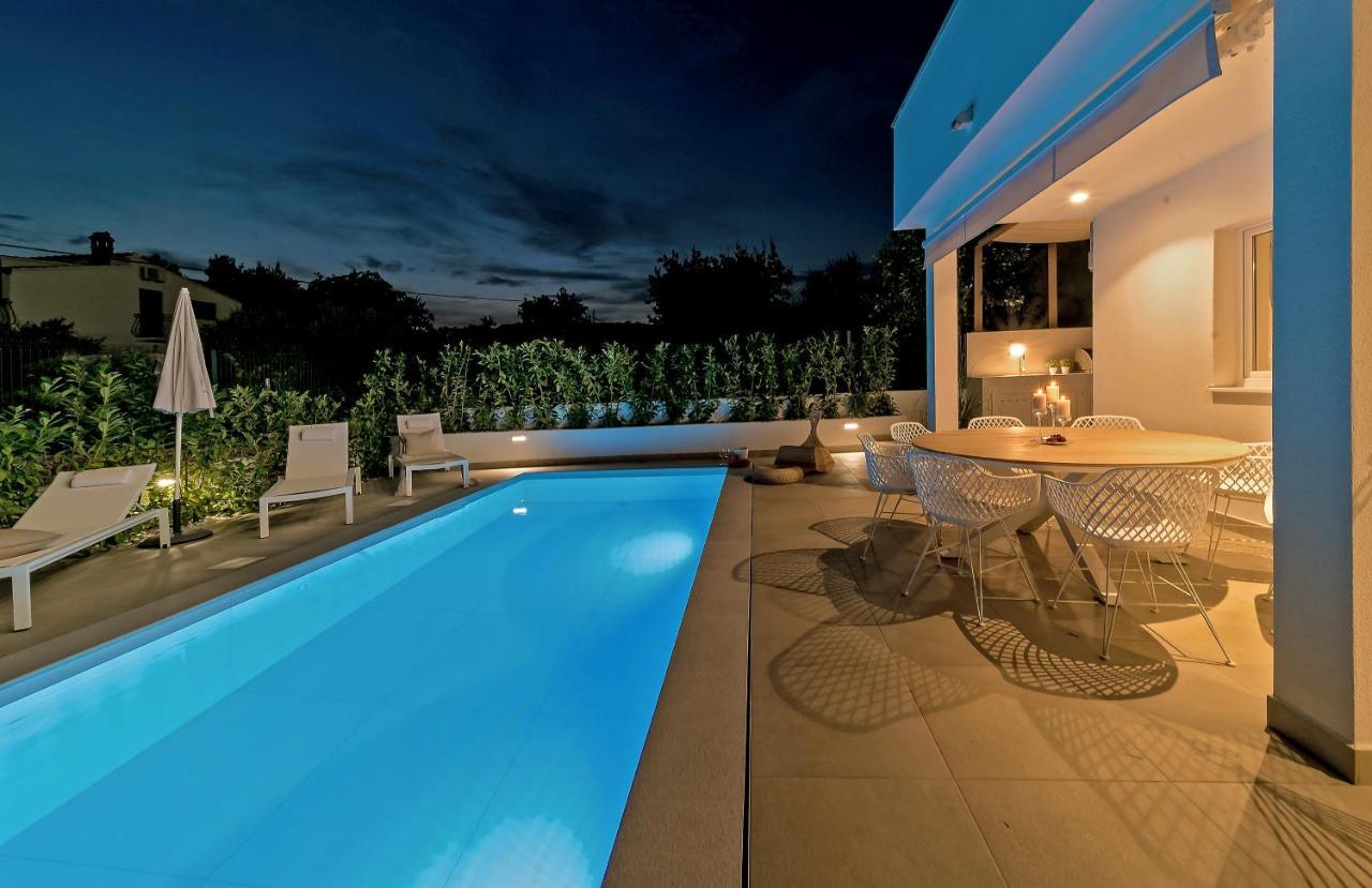 Marula Holiday Home - With Heated Pool Marina Buitenkant foto